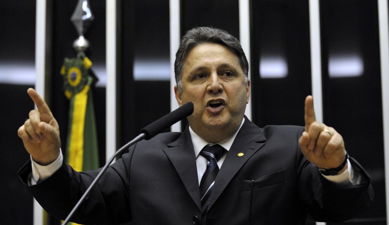 TSE anula votos de Garotinho e Douglas Ruas é declarado vencedor no Rio