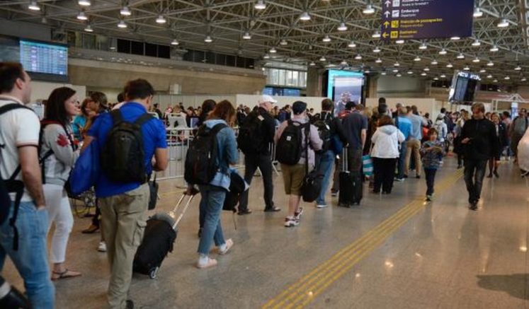Avião brasileiro transporta 65,2 milhões de passageiros em 2026