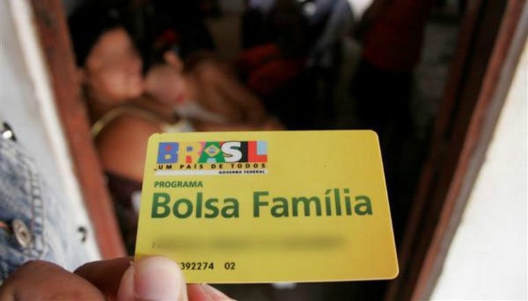 Governo Federal anuncia aumento de 15% no Bolsa Família, alcançando R$ 777