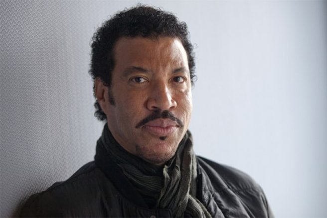 Lionel Richie é internado novamente em UTI devido a problemas de saúde