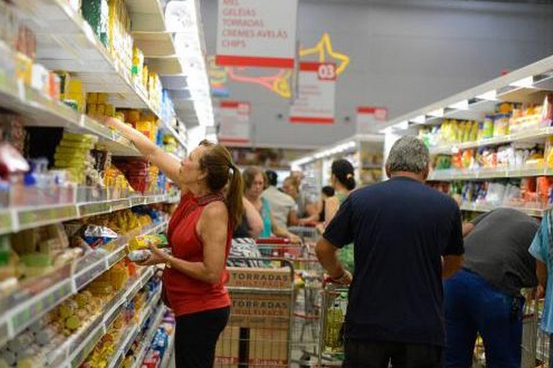 Prévia da inflação de outubro registra 0,32%, queda em relação a setembro