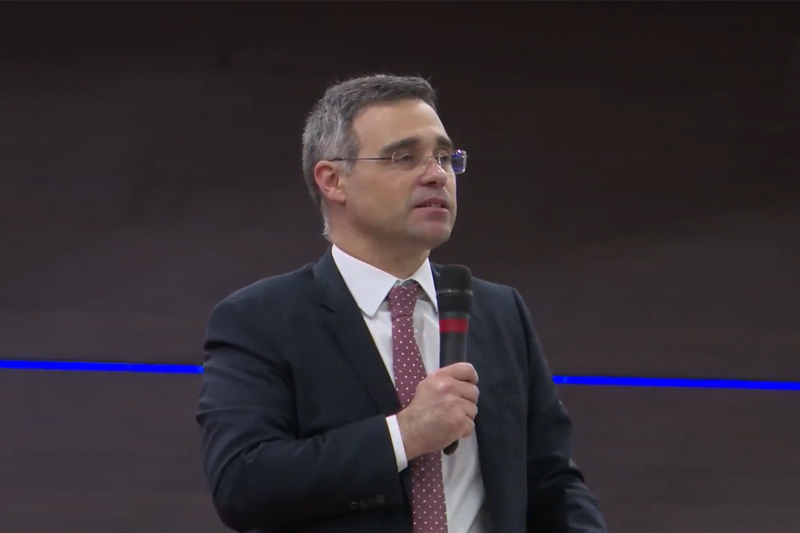 Ministro do STF André Mendonça renuncia a sociedade em instituto educacional