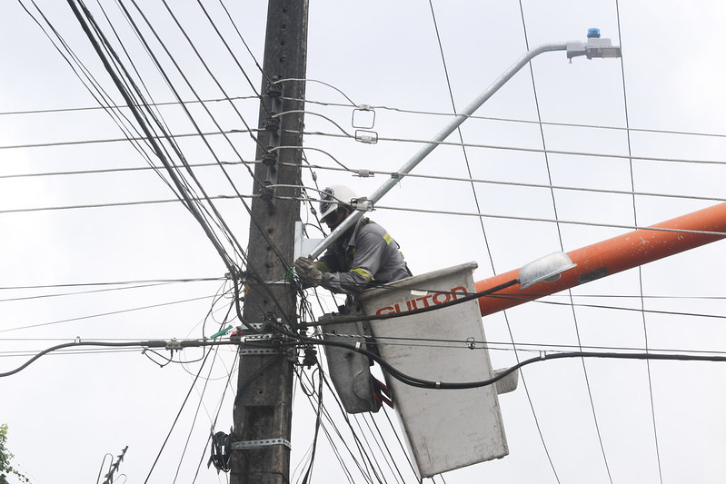 Mudanças na Lei dos Postes podem elevar tarifas de energia em até R$ 2 bi