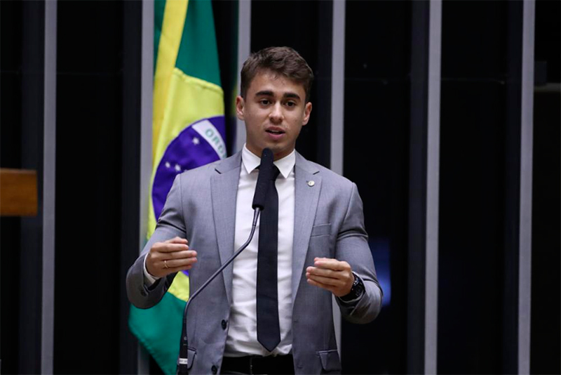 Nikolas Ferreira se defende e nega proximidade com Daniel Vorcaro