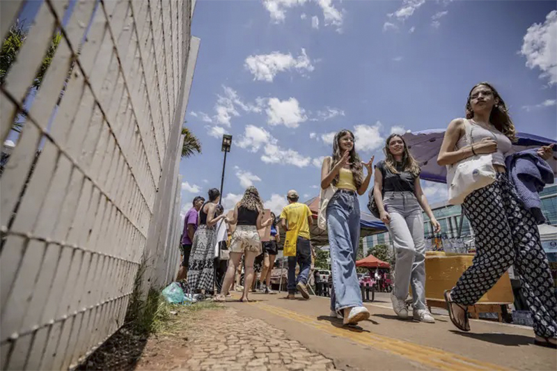Mulheres dominam inscrições no Enem 2026 com 63,98% do total