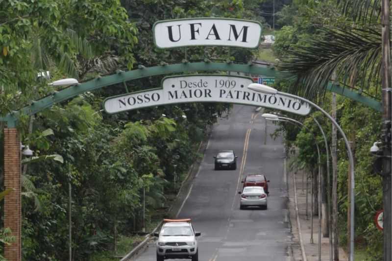 Ufam abre 1.280 vagas em cursos de idiomas para 2026