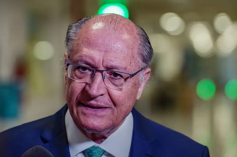 Alckmin critica PL por apoiar fim da escala 61 devido a 'medo eleitoral'