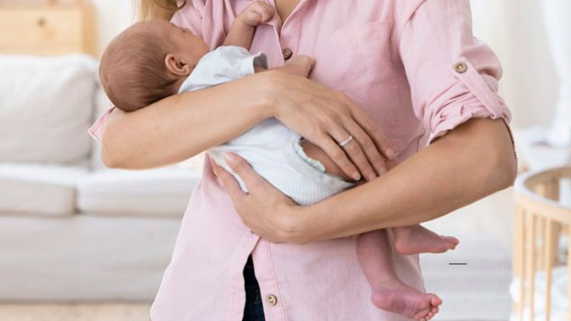 Licença-maternidade para mães adotivas agora é igual à das biológicas