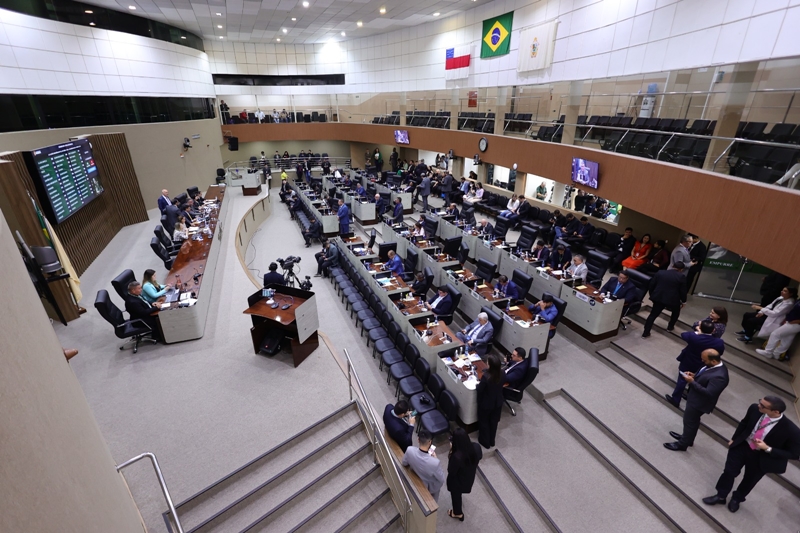 Câmara de Manaus aprova LDO 2027 com previsão de concursos públicos