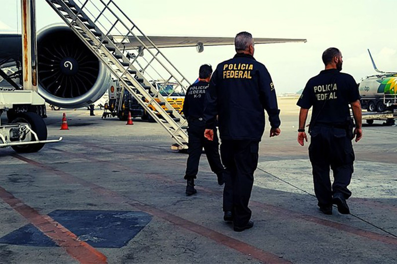 Policial condenado a 26 anos por facilitar tráfico no aeroporto de Manaus