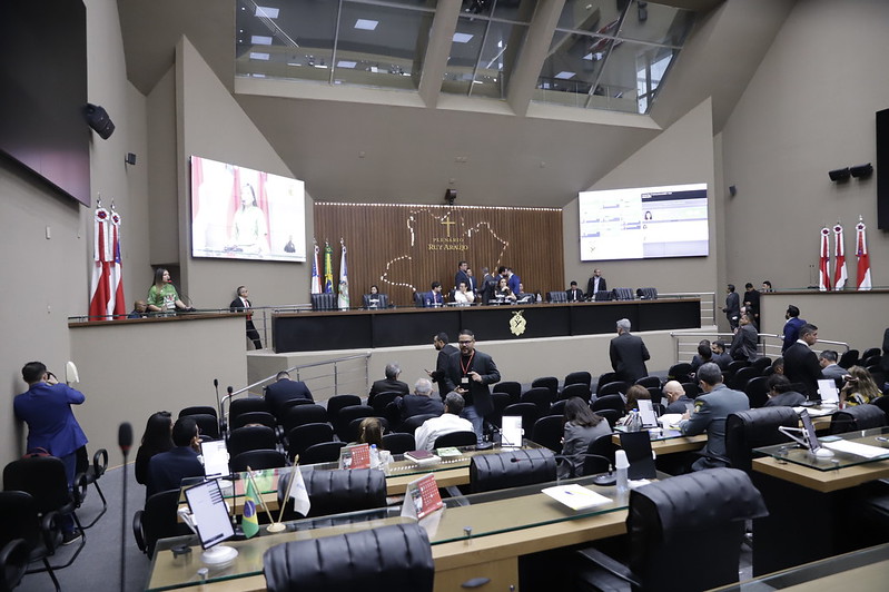 Reeleição na Aleam: 15 deputados garantem novos mandatos em 2027