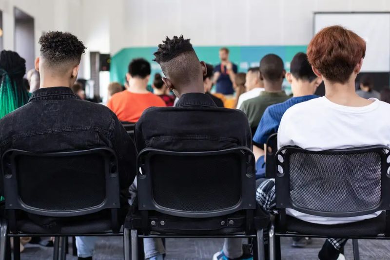 Pesquisa revela expectativas dos estudantes sobre educação para governos a partir de 2027