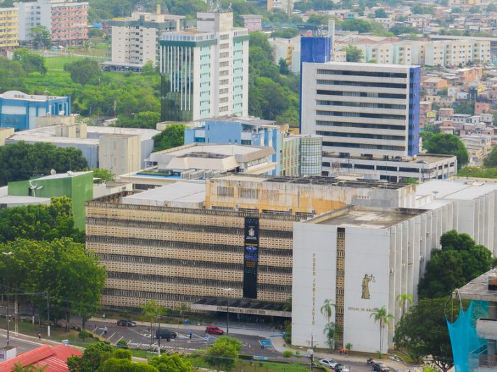 Prisão de advogado suspeito de estuprar menores é mantida em Manaus