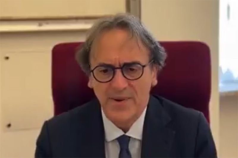Deputado italiano solicita investigação sobre cidadania dos irmãos Bolsonaro