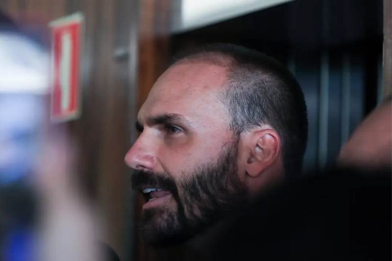 STF mantém condenação de Eduardo Bolsonaro por coação