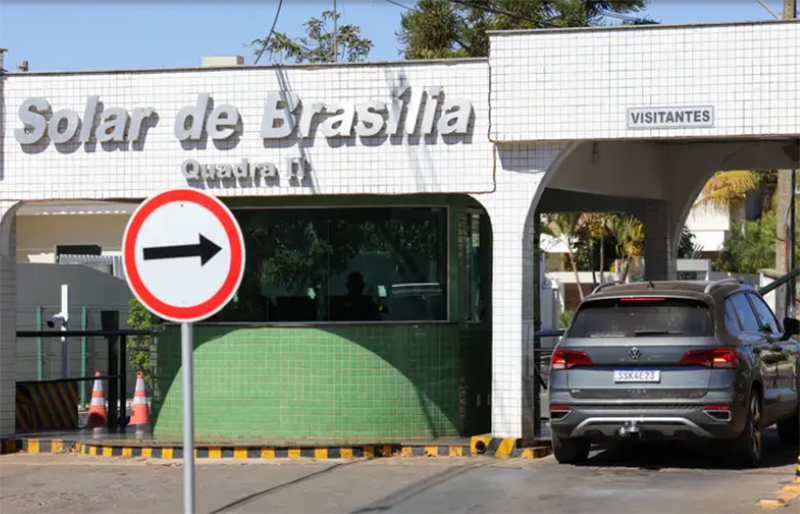 Bolsonaro desiste de suspender pena de 27 anos após recurso ao STF