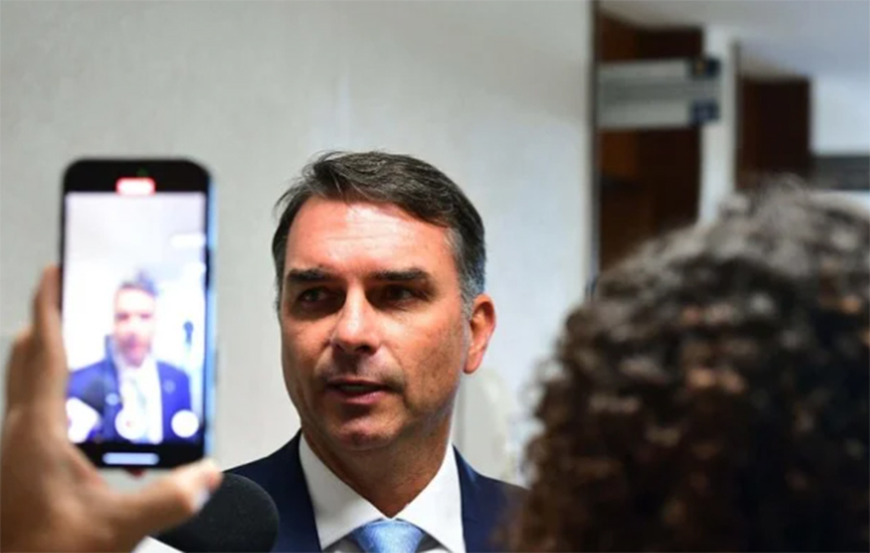 Cresce rejeição a Flávio Bolsonaro e Lula em pesquisa recente