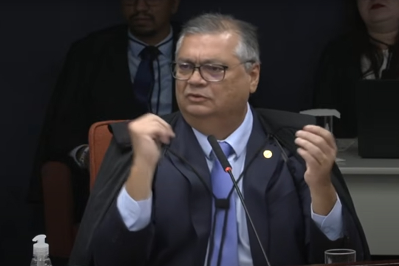 Flávio Dino solicita julgamento virtual de ação contra penduricalhos do Judiciário
