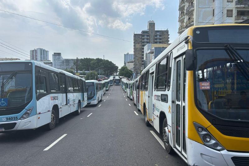 Justiça impõe multa diária de R$ 5 mil a empresas de ônibus por atraso salarial