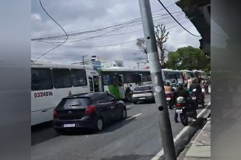 Justiça do Trabalho nega pedido para obrigar empresas de ônibus a pagar salários em dia