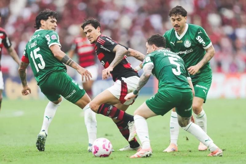 Flamengo e Palmeiras na Disputa Acirrada pelo Título do Brasileirão