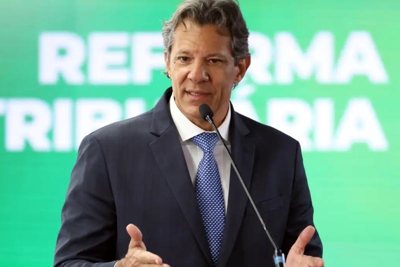Haddad pede transparência total nas investigações do Banco Master