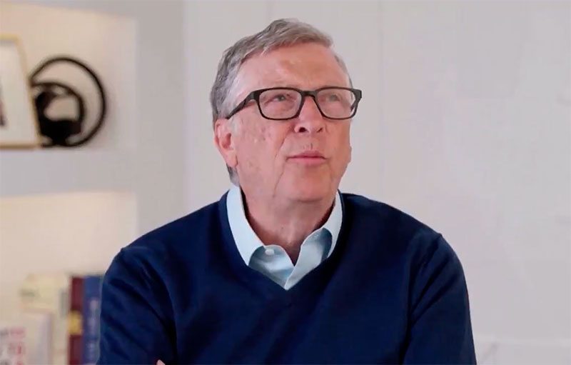 Bill Gates critica autorregulação da indústria de IA como 'insana'