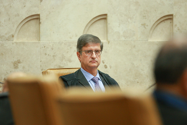 Procurador-Geral Participou de Degustação de Charutos e Uísque com Dono do Banco Master