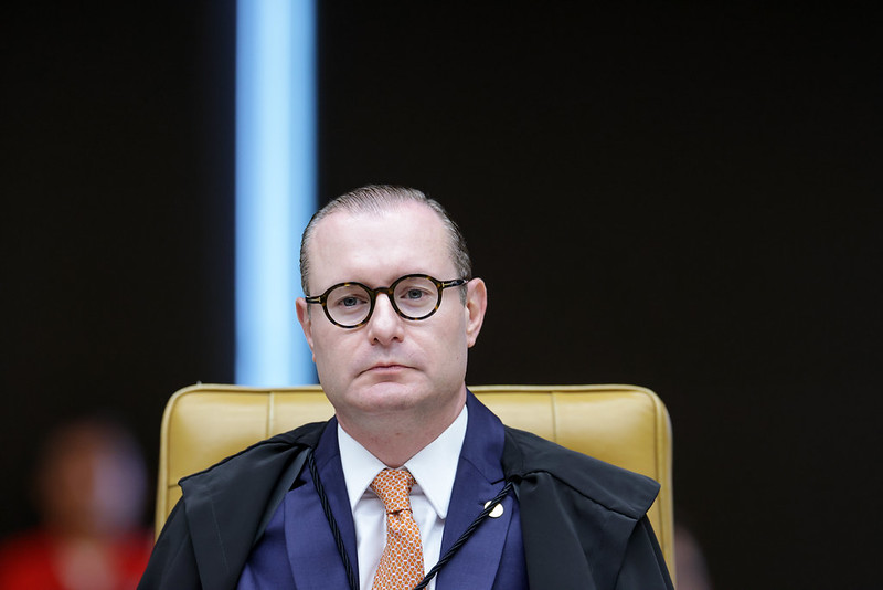 Ministro Cristiano Zanin é relator de ação que cobra instalação de CPI do Banco Master