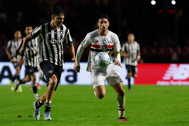 São Paulo empata com Botafogo e se mantém no quarto lugar do Brasileirão