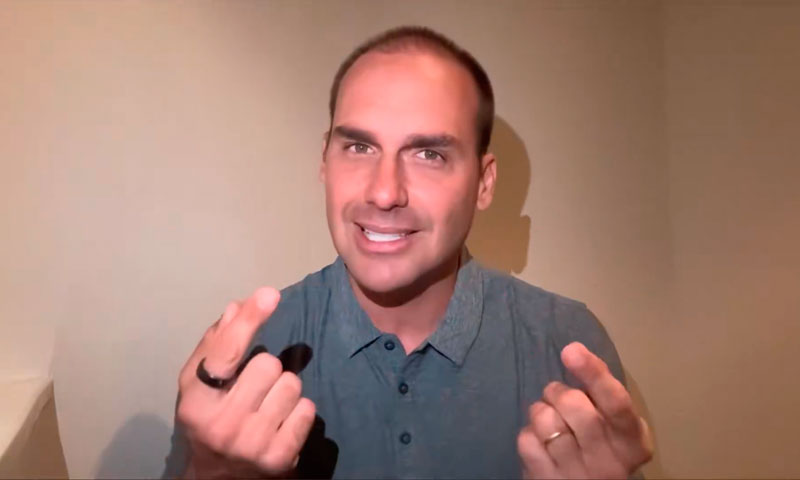 TSE ordena que Eduardo Bolsonaro retire vídeos sobre urnas eletrônicas