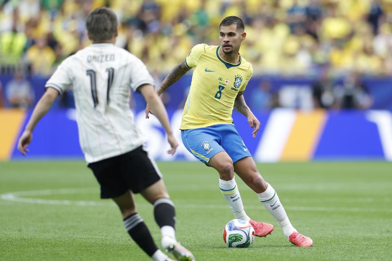 Bruno Guimarães se destaca na Copa do Mundo com 4 assistências