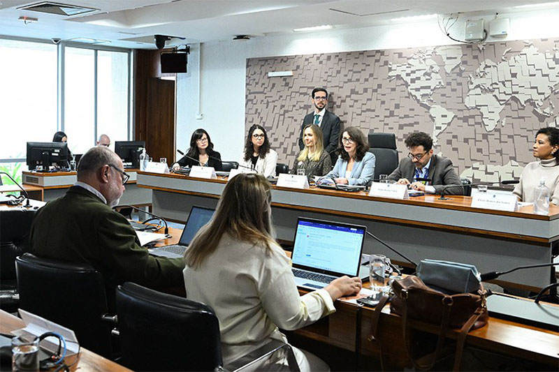 Conselho do Congresso solicita ações para proteger jornalistas nas eleições