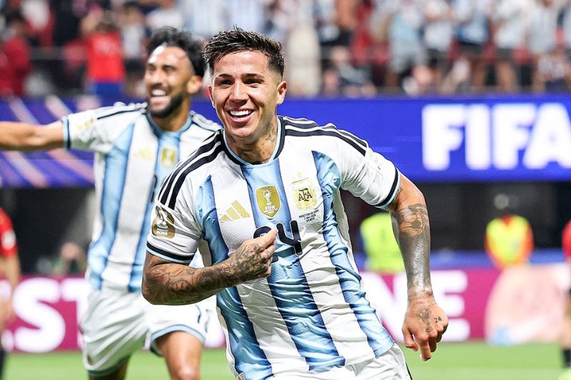 Enzo Fernández marca o gol 3 mil da história das Copas do Mundo