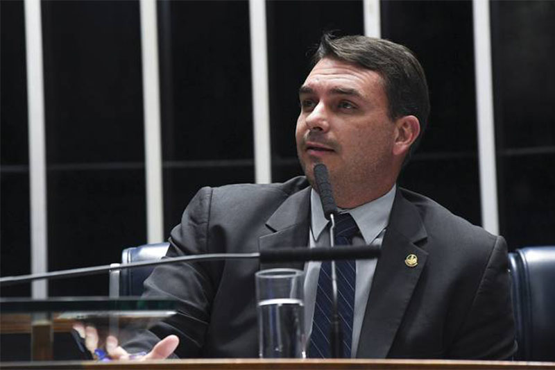 Flávio Bolsonaro pede mais observadores estrangeiros para eleições