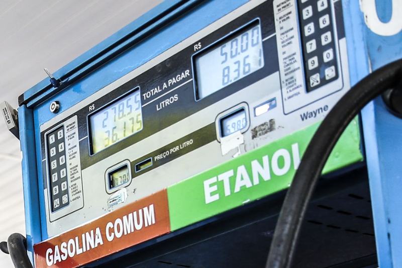 Conselho Nacional aprova aumento do etanol na gasolina por 180 dias