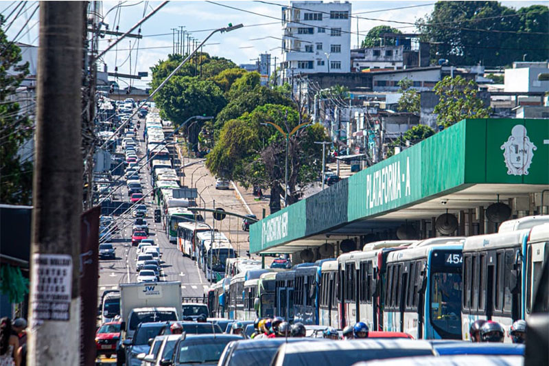 Prefeitura e Sinetram divergem sobre repasses e crise no transporte público de Manaus