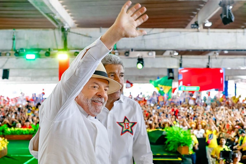 Centrão aceita vitória de Lula e deixa Flávio Bolsonaro isolado