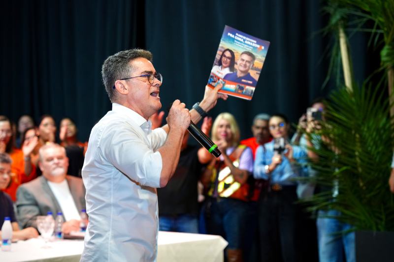 David Almeida apresenta plano de governo com foco na saúde e auxílio de R$ 300