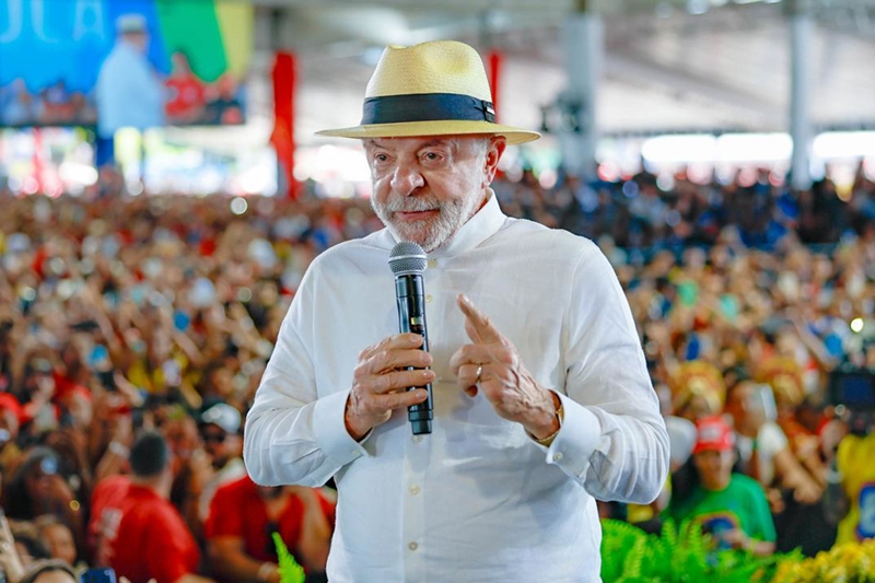 Lula pede total transparência nas investigações do Banco Master