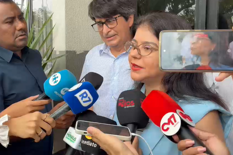 Pai do aluno que atacou professor reprovou atitude, mas não ajudou vítima