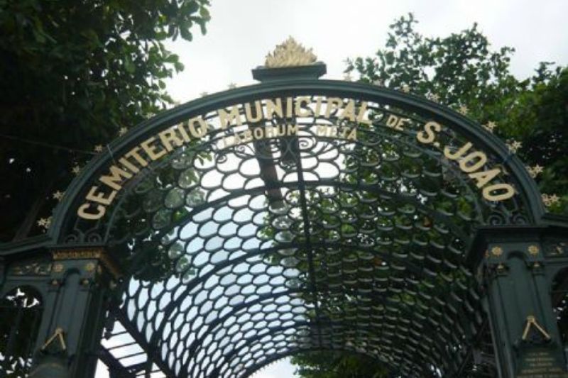 Cemitérios de Manaus funcionarão das 6h às 18h no Dia dos Pais