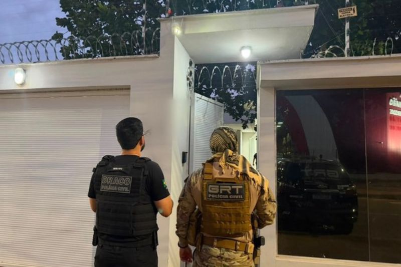 Polícia Federal prende delegado e investigador do Amazonas por roubo de ouro