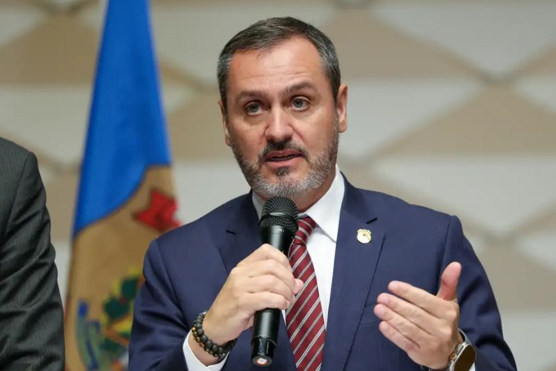 Mendonça afasta diretor-geral e diretor de Inteligência da PF