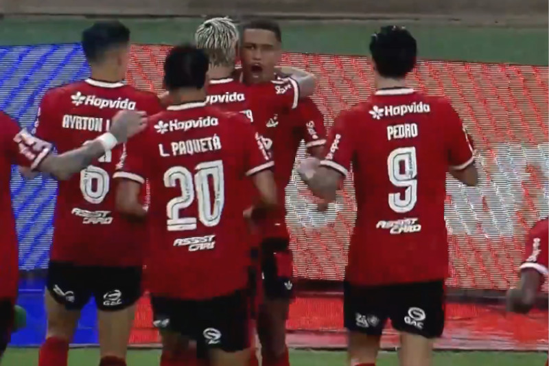 Flamengo vence Remo e se aproxima do Palmeiras na liderança do Brasileirão