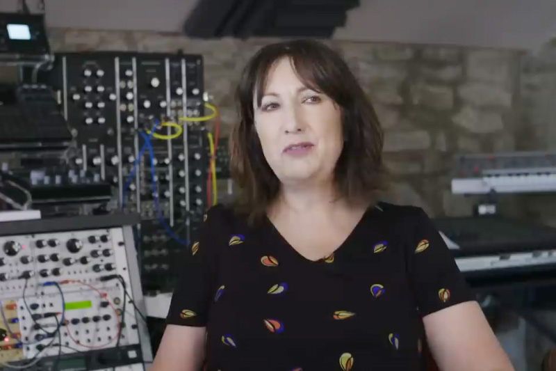 Vocalista do New Order, Gillian Gilbert, revela diagnóstico de câncer