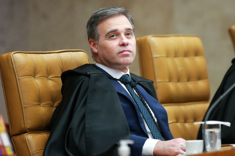 Mendonça justifica envio de caso Moraes ao plenário do STF e devolve processo