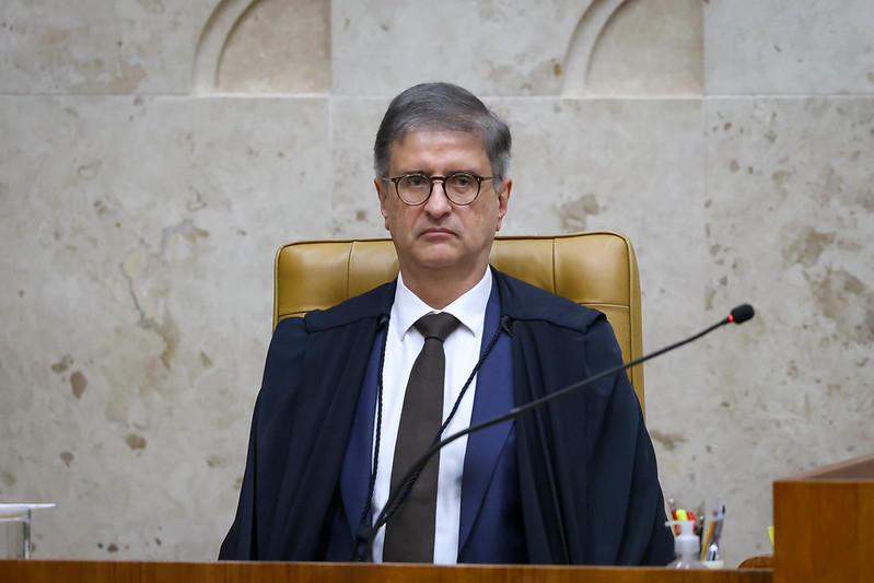 PGR pede que ministro libere mensagens de celular de banqueiro Vorcaro