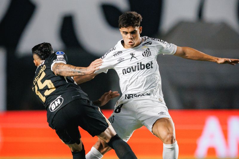 Santos conquista vitória importante sobre o Atlético-MG na Sul-Americana
