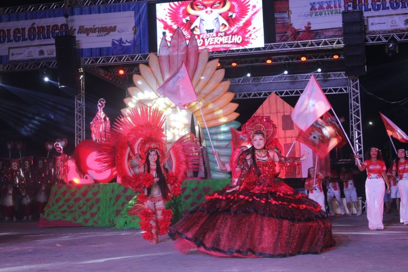 Festival de Itapiranga reúne 4 mil e celebra retorno dos bois Surubim e Mineirinho